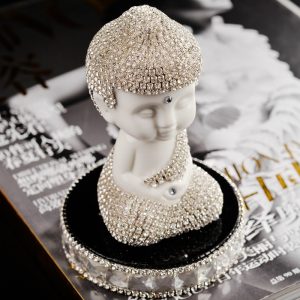 Tượng Như Lai bình an để xe oto CD530