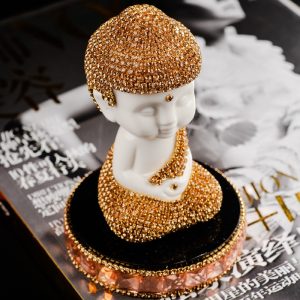 Tượng Như Lai bình an để xe oto CD530