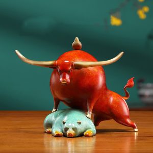 Tượng bò tót và gấu đối đầu để bàn CD590