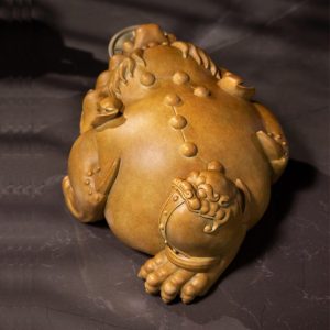 Tượng cóc 3 chân ngậm tiền vàng CD948