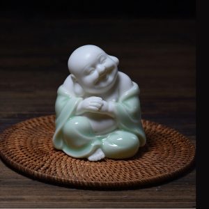 Tượng Di Lặc để xe ô tô bằng gốm sứ CD489