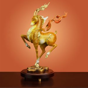 Tượng hươu giải lụa đỏ CD613