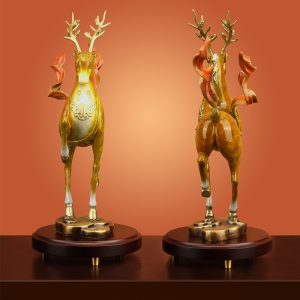 Tượng hươu giải lụa đỏ CD613