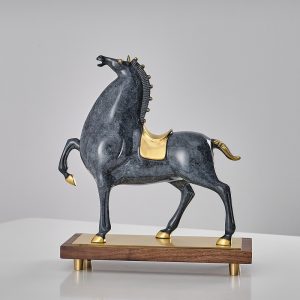 Tượng ngựa hoàng gia CD295