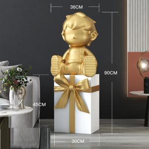 Tượng bé ngồi trên hộp quà CD1422