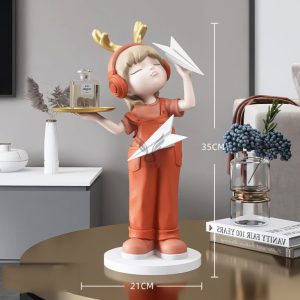 Tượng cô gái nghe nhạc bưng khay CD1449