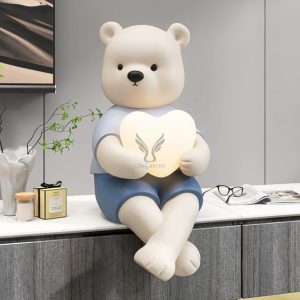 Tượng gấu ôm trái tim đặt kể tủ CD1482