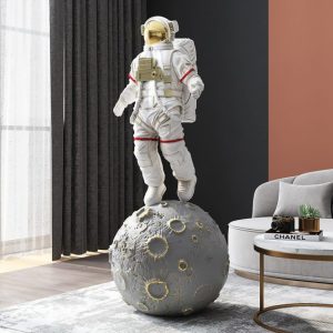 Tượng phi hành gia trên mặt trăng CD1492