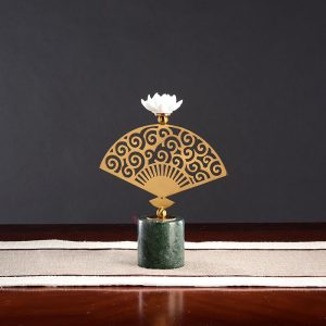 Quạt hoa văn phong cách cổ điển CD173