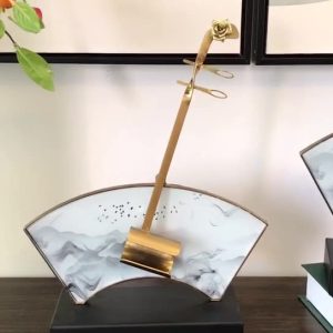 Decor phòng khách mô hình đàn nhị trang trí mang phong cách Trung Hoa CD259