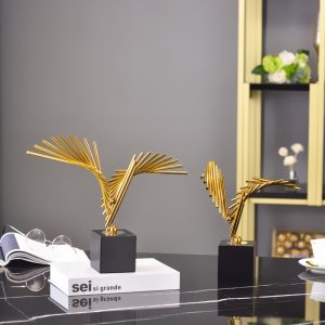 Đồ để bàn mô hình dang đôi cánh và bay CD371