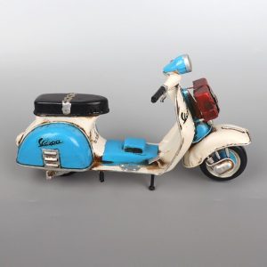 Mô hình vespa cổ màu xanh