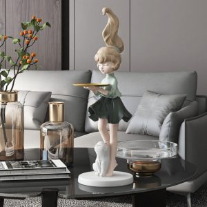 Tượng bé gái ôm đèn CD1330