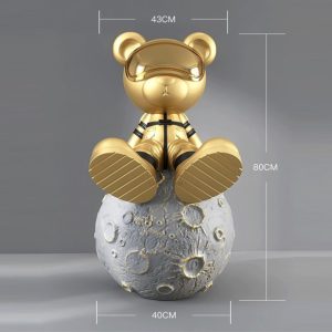 Tượng gấu ngồi trên hành tinh CD1328